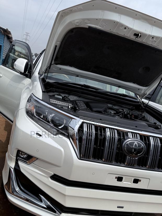 Toyota Land Cruiser Prado 2.8 2018 Off white