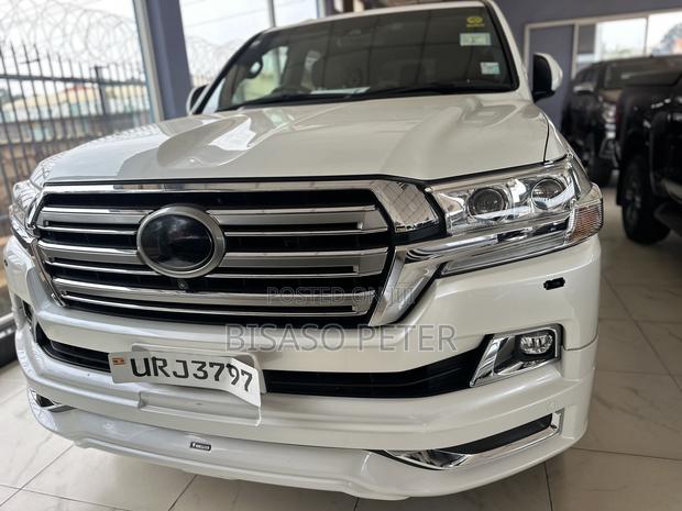 Toyota Land Cruiser 4.6 V8 ZX 2015 White