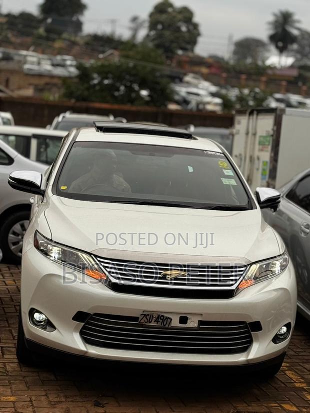 Toyota Harrier 2.0 2016 White
