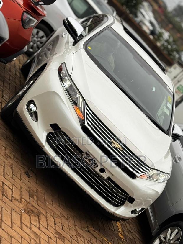 Toyota Harrier 2.0 2016 White