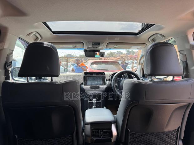 Toyota Land Cruiser Prado 2.7 2022 White