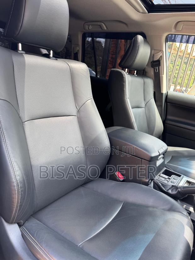 Toyota Land Cruiser Prado 2.7 2022 White