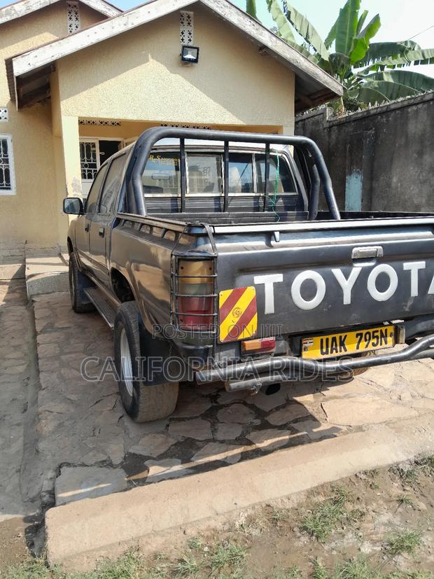 Toyota Hilux 1998 Gray