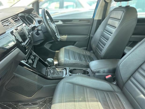 Volkswagen Touran 2016 Blue