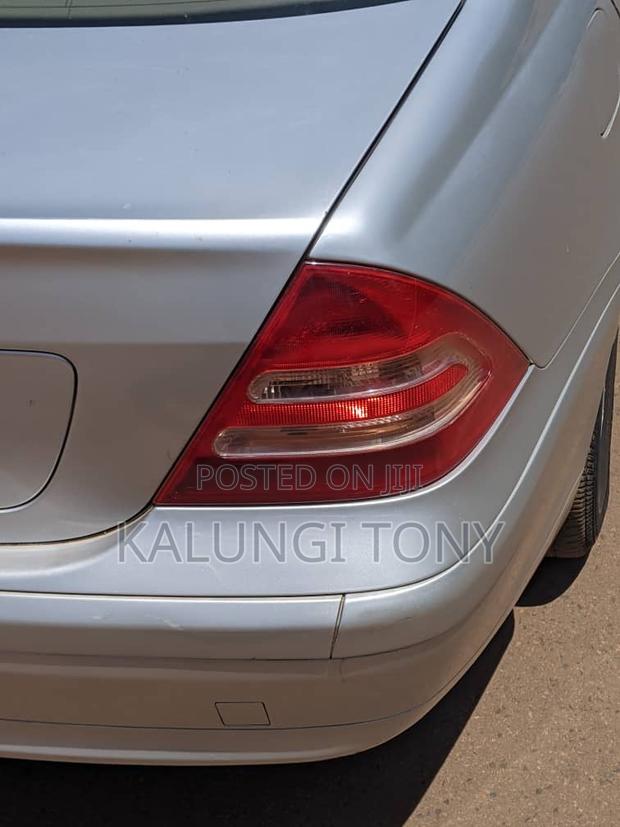 Mercedes-Benz C200 2000 Silver
