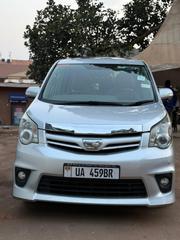 Toyota Noah 2011 Silver for sale