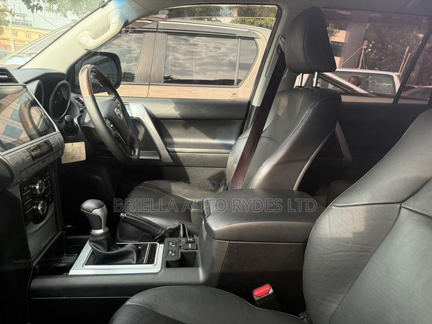 Toyota Land Cruiser Prado 2017 Black
