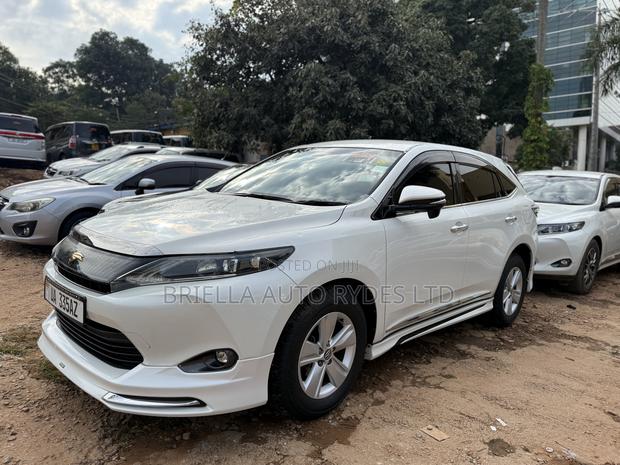 Toyota Harrier 2016