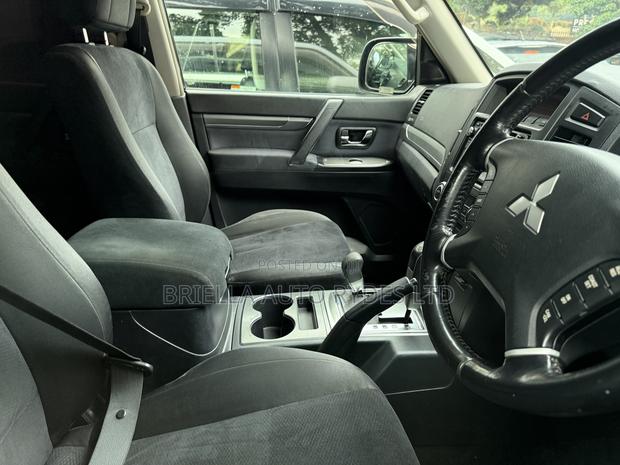 Mitsubishi Pajero 2009