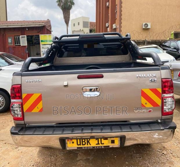 Toyota Hilux 2.5 D-4D SRX 2012 Gold