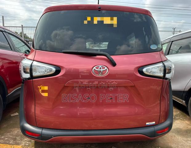 Toyota Sienta 1.5 AWD 2016 Maroon