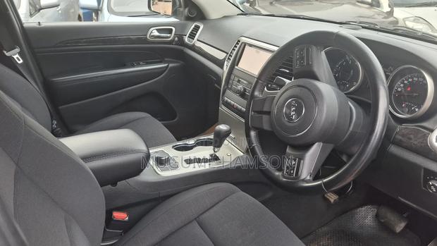 Jeep Grand Cherokee 2011 Silver