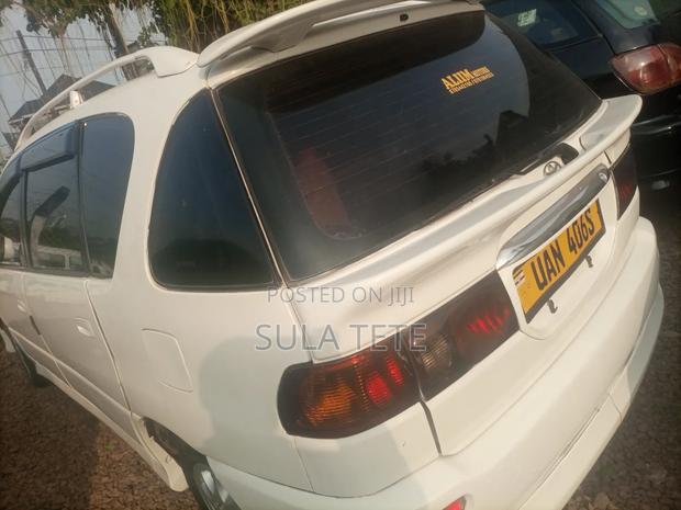 Toyota Ipsum 2000 White