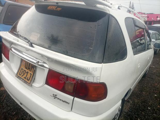 Toyota Ipsum 1999 White