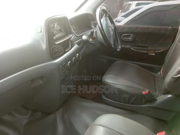 Toyota Noah 2001 Silver