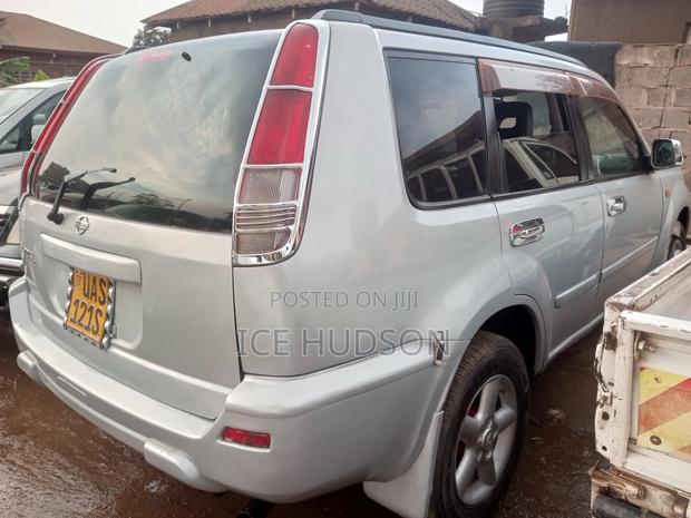 Nissan X-Trail 2004 Gray