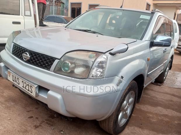 Nissan X-Trail 2004 Gray