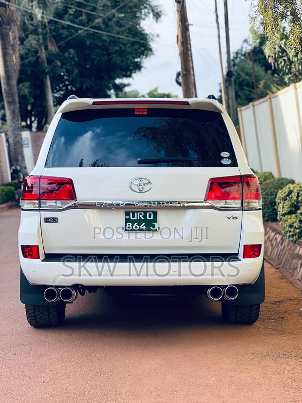 Toyota Land Cruiser 2012 White