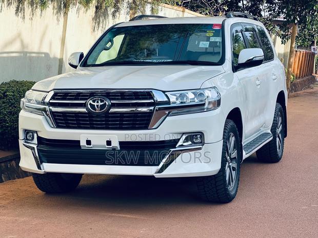 Toyota Land Cruiser 2012 White
