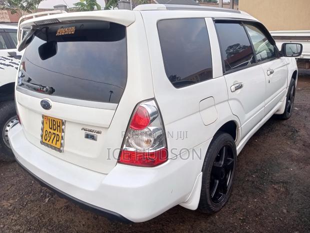 Subaru Forester 2006 Off white
