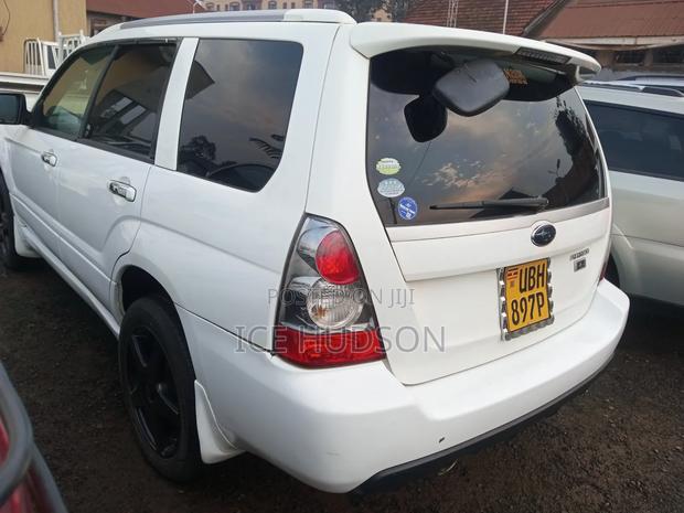 Subaru Forester 2006 Off white