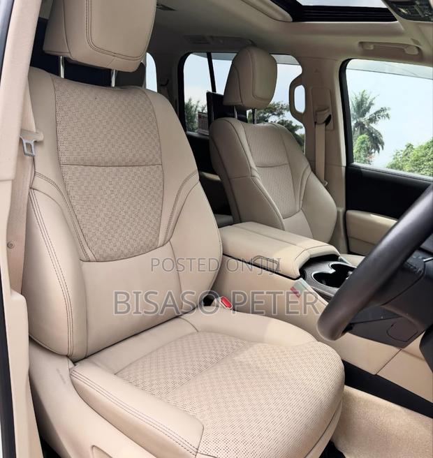 Toyota Land Cruiser 2023 White