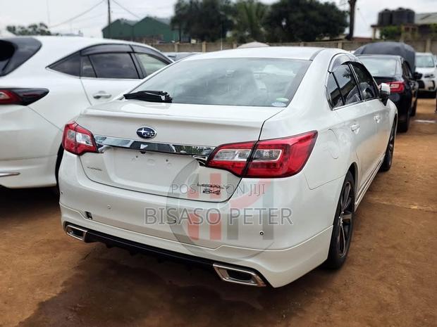 Subaru Legacy 2.5i Premium 4dr Sedan AWD (2.5L 4cyl CVT) 2015 White