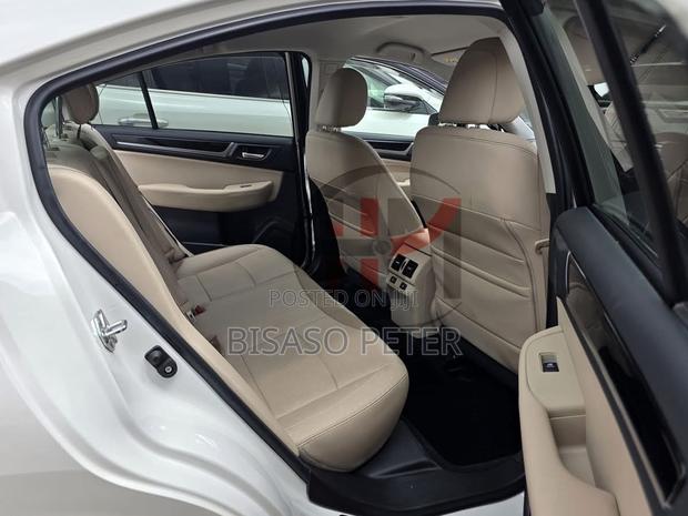 Subaru Legacy 2.5i Premium 4dr Sedan AWD (2.5L 4cyl CVT) 2015 White