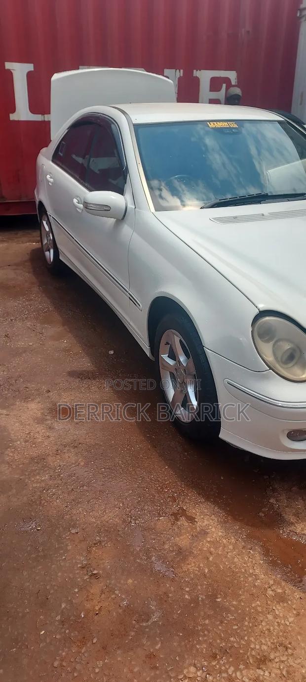 Mercedes-Benz C200 2006 White