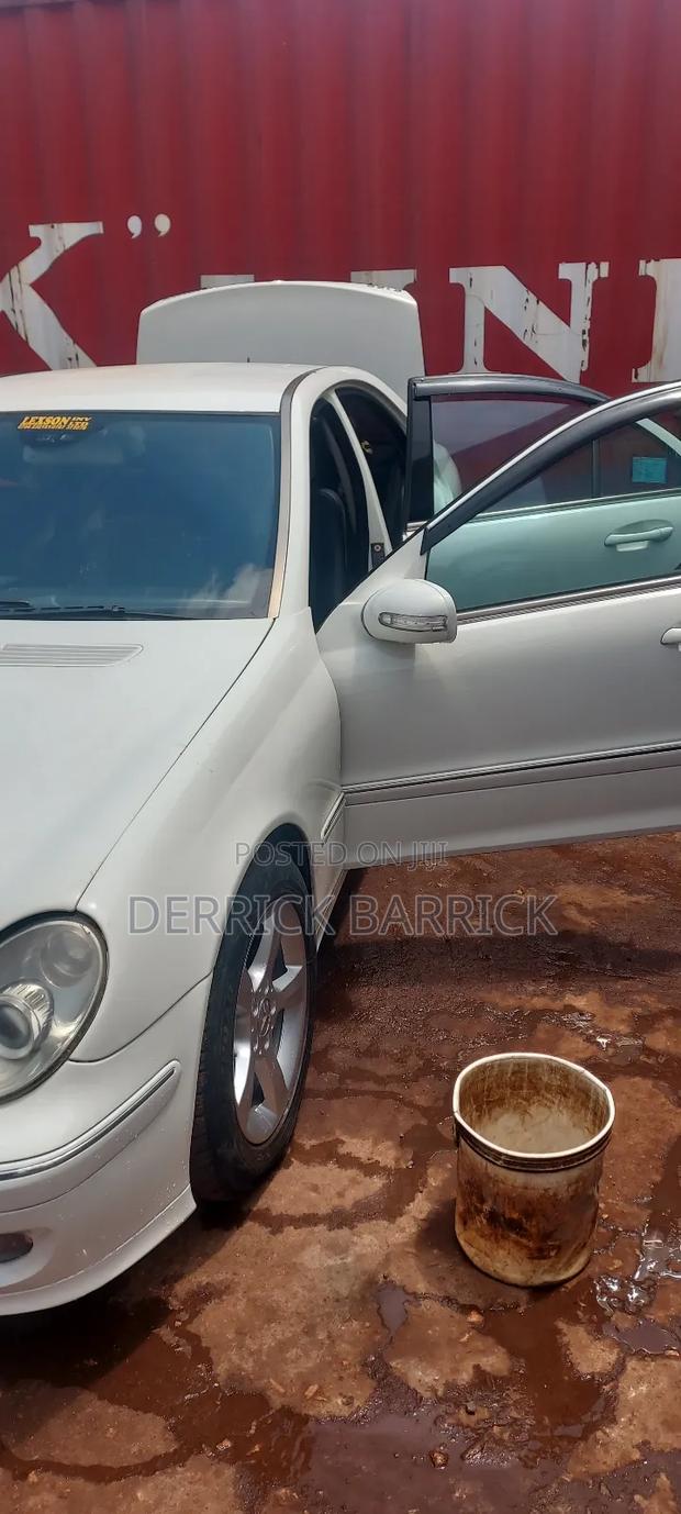Mercedes-Benz C200 2006 White