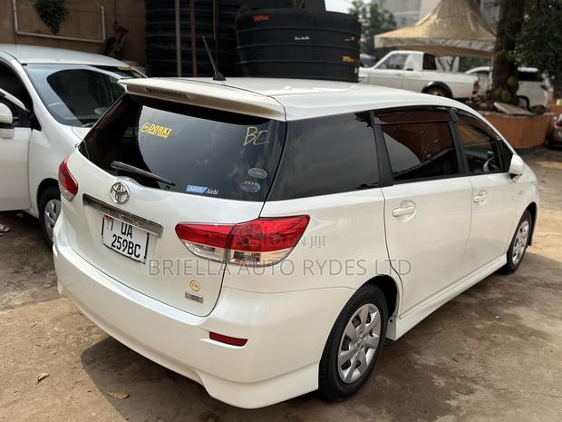 Toyota Wish 2010 White