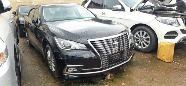 Toyota Crown 2017 Black
