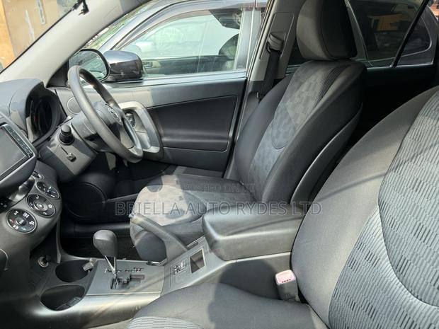 Toyota RAV4 2010 Black
