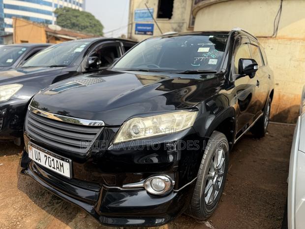 Toyota Vanguard 2011 Black