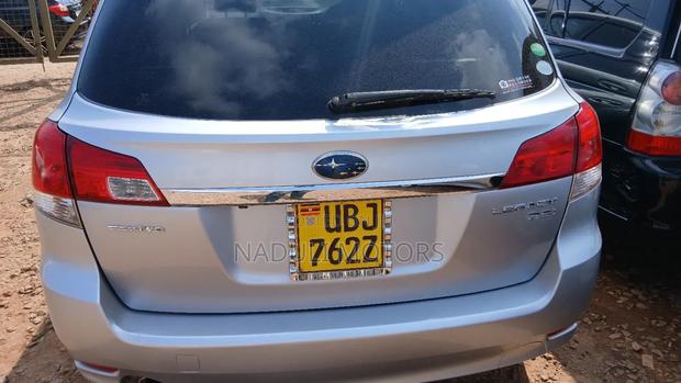 Subaru Legacy 2010 Silver