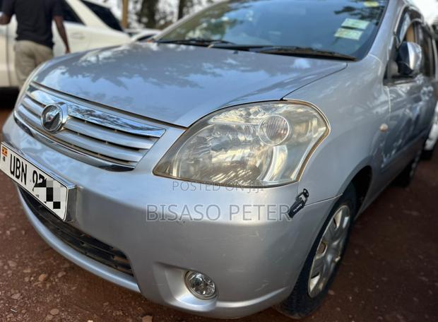 Toyota Raum 1.5 AWD 2011 Silver