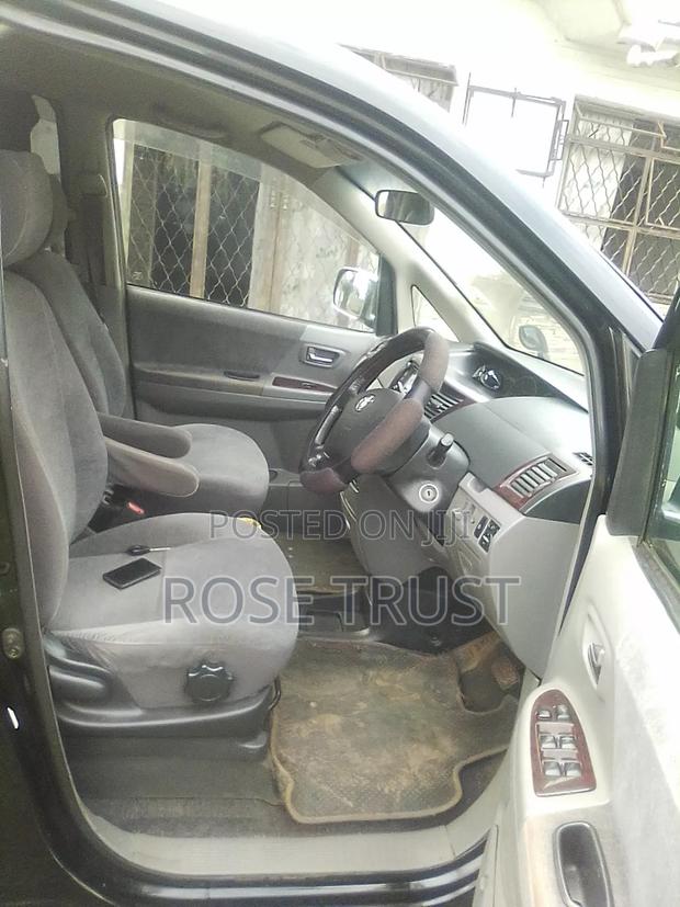 Toyota Noah 2007 Black