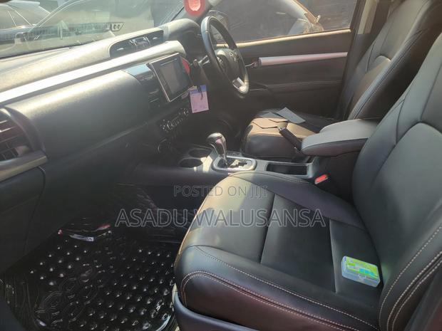 Toyota Hilux 2019 Gray