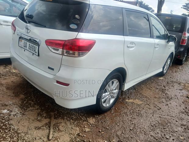 Toyota Wish 2011 White