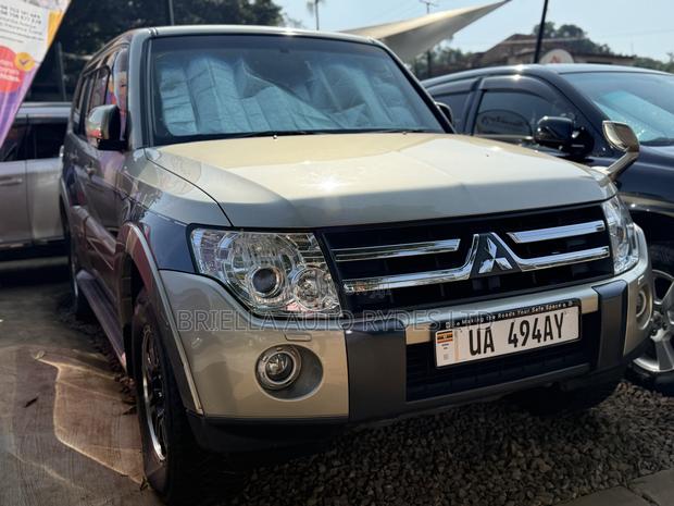 Mitsubishi Pajero 2011