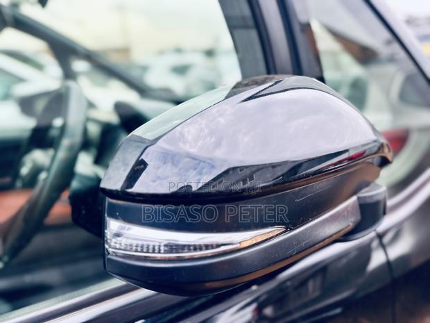 Toyota Noah 2.0 AWD (8 Seater) 2015 Black