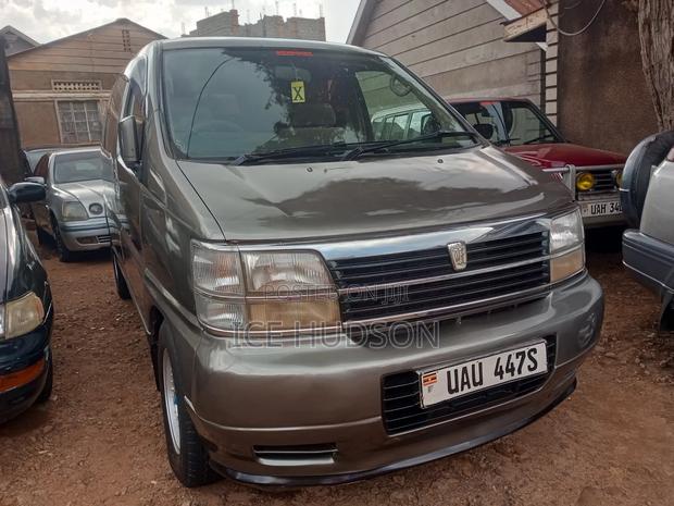Nissan Elgrand 2004 Beige