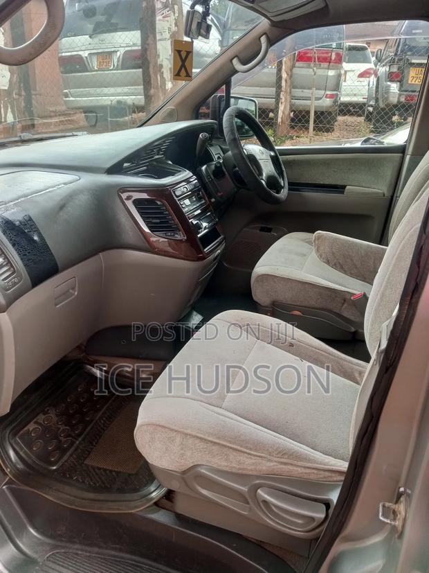 Nissan Elgrand 2004 Beige