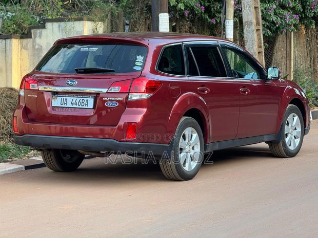 Subaru Outback 2011 Red