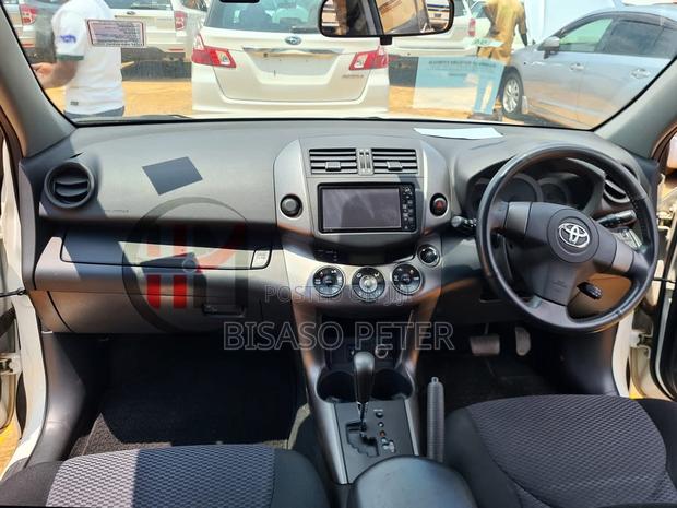 Toyota RAV4 2011 White