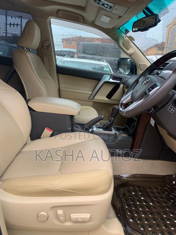 Toyota Land Cruiser Prado 2018 White