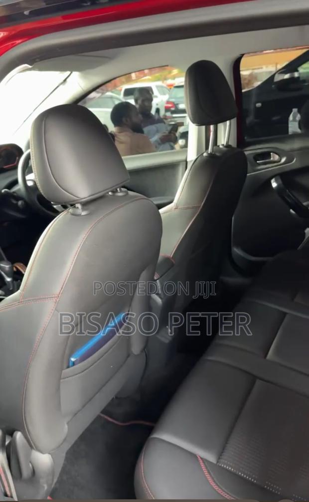 Peugeot 2008 2018 Red