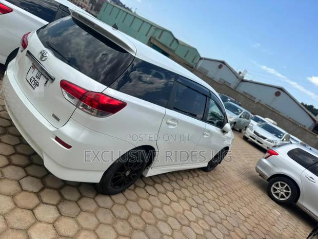 Toyota Wish 2012 White