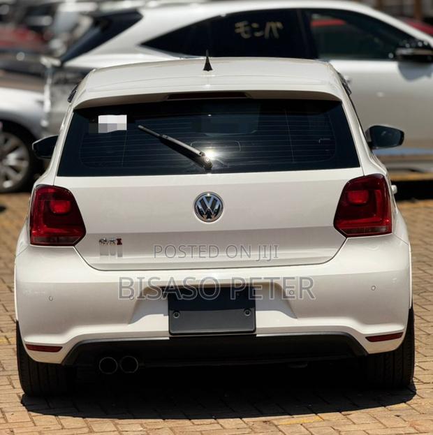 Volkswagen Polo 2011 White