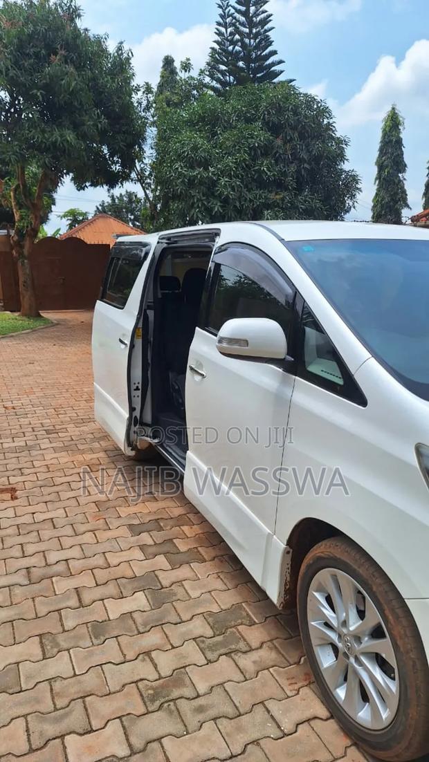 Toyota Vellfire 2012 White
